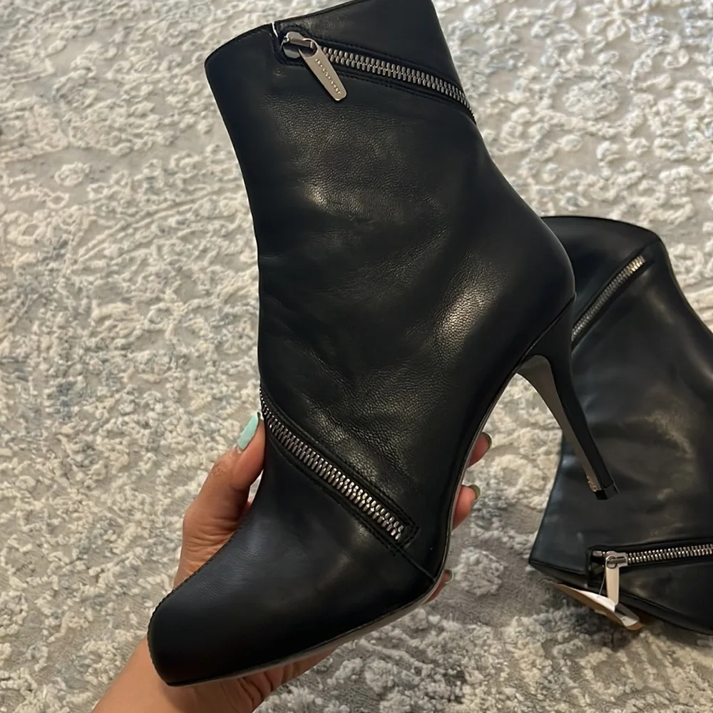 Sergio Rossi Zipper Black Leather Booties - Picture 5 of 11